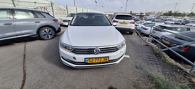 פולקסווגן פאסאט מודל 2016. 239,974 ק"מ