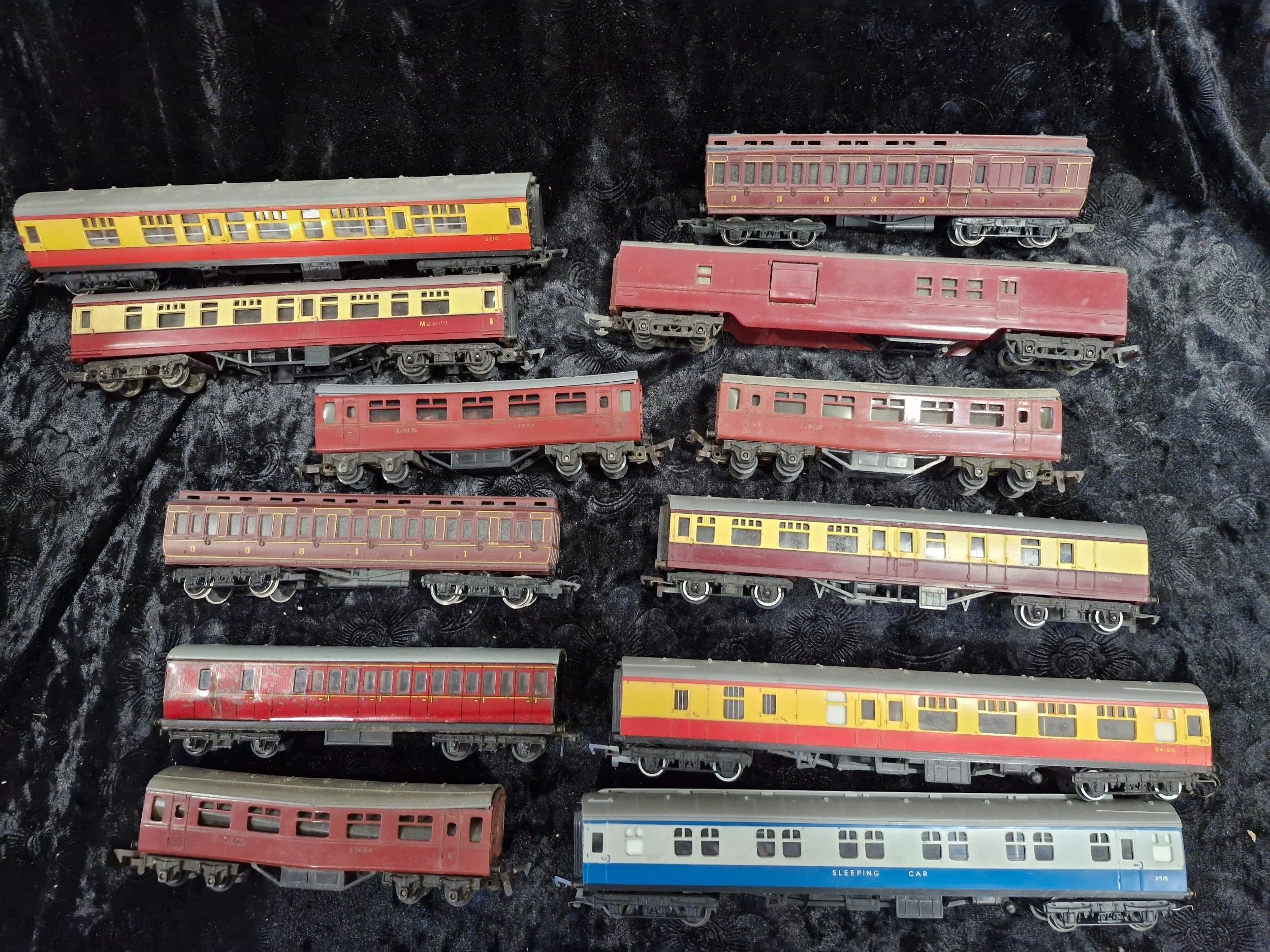 Lot 208