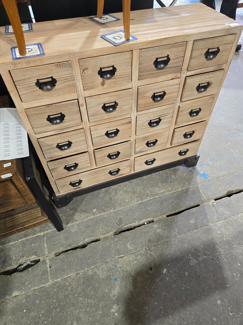 Lot 41: 1 X 18 DRAWER MERCHANTS CHEST OF DRAWERS