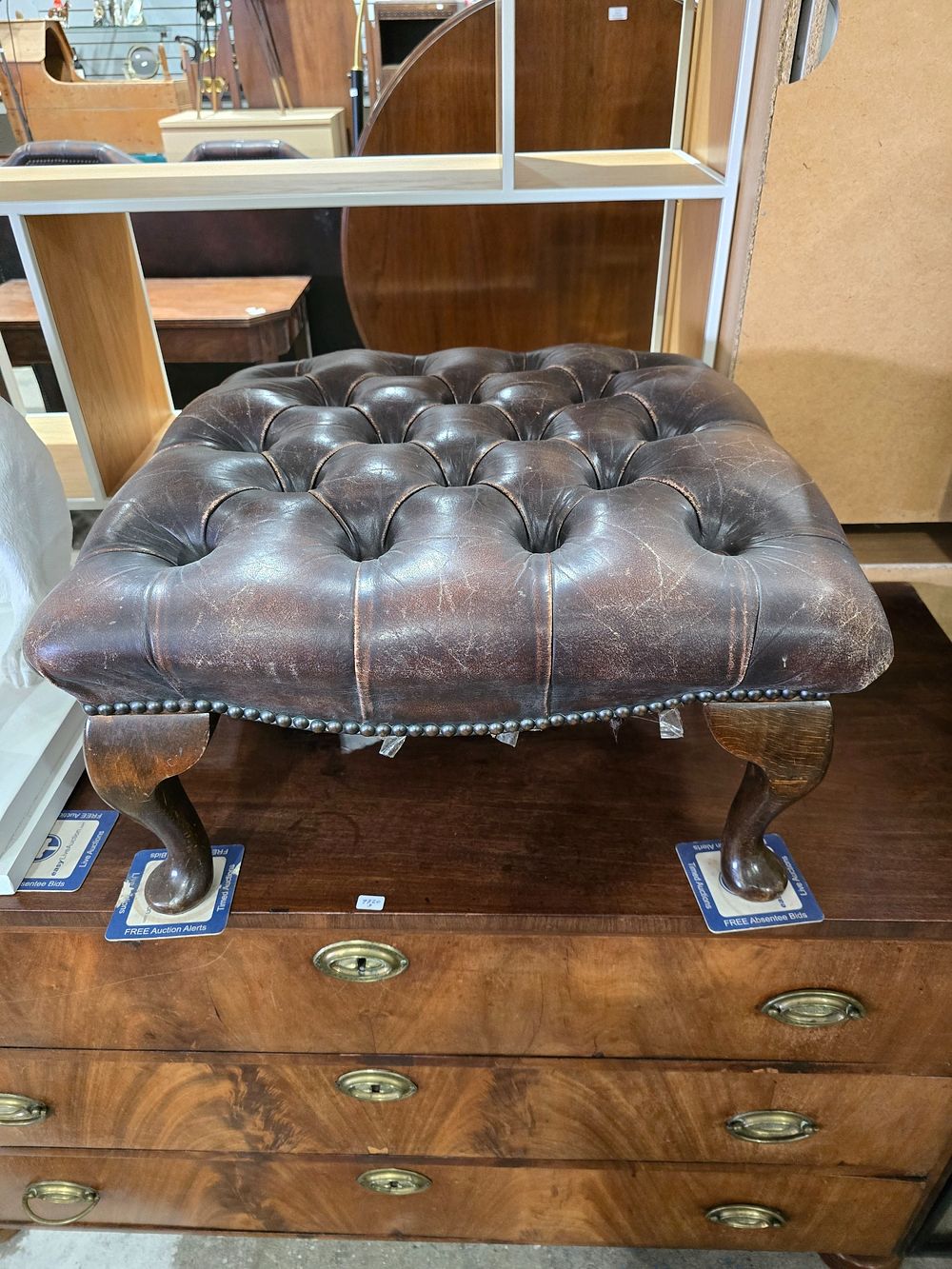 Lot 64: 1 X LEATHER CHESTERFIELD BROWN FOOTSTOOL