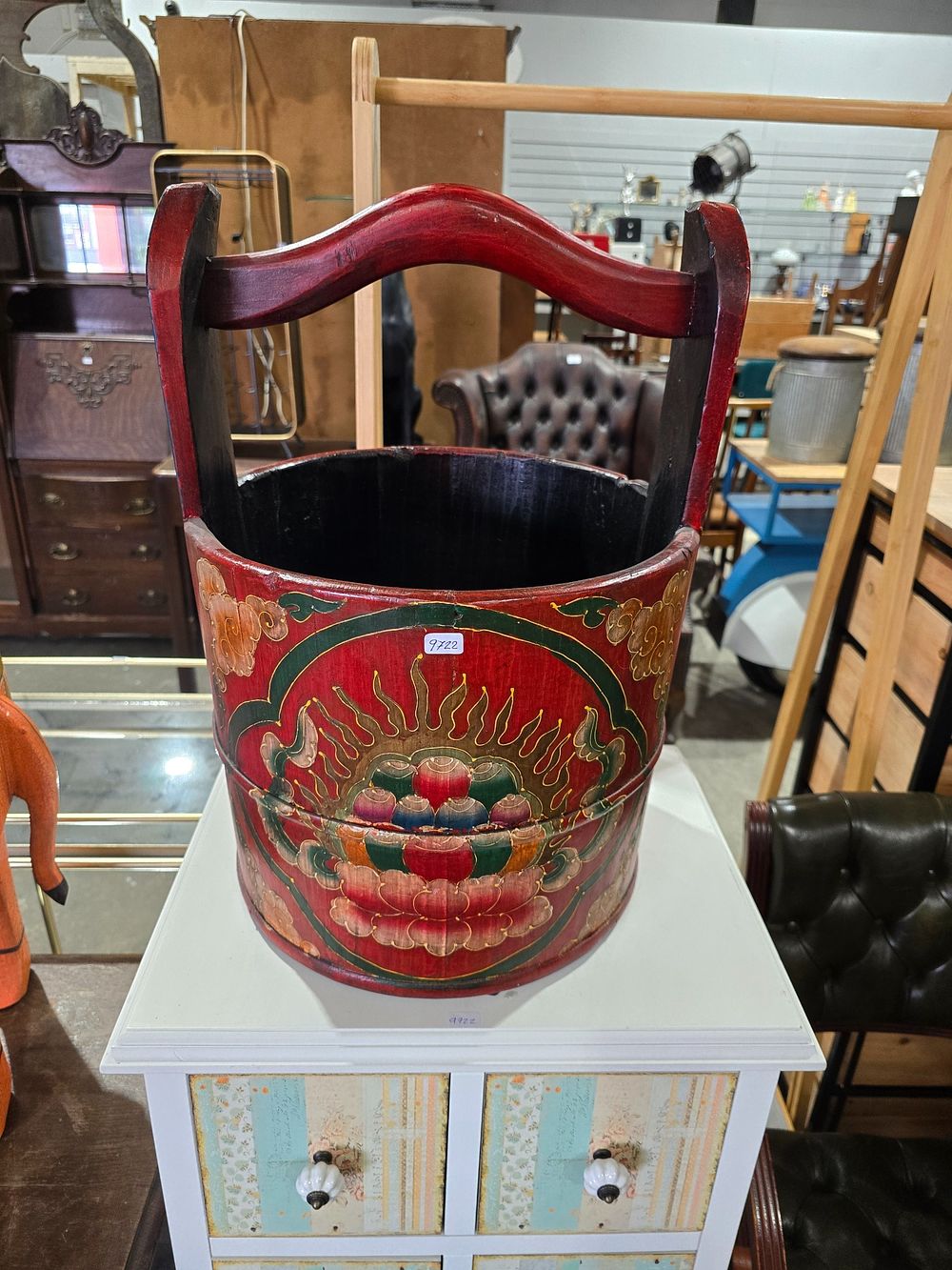 Lot 71: 1 X WOODEN LOU LAN BUCKET