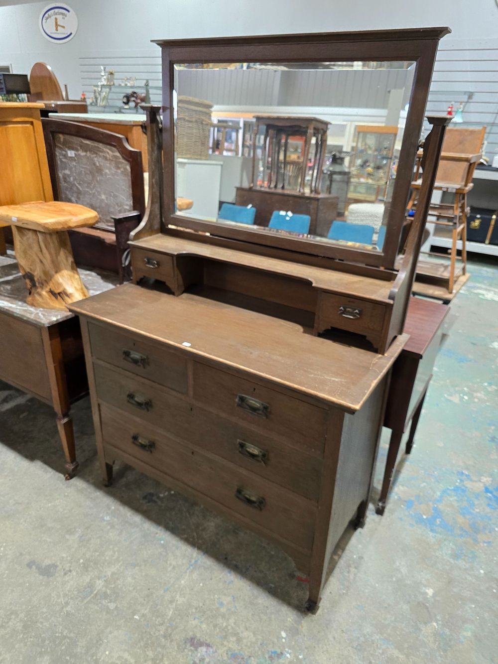 Lot 96: 1 X EDWARDIAN OAK DRESSING TABLE