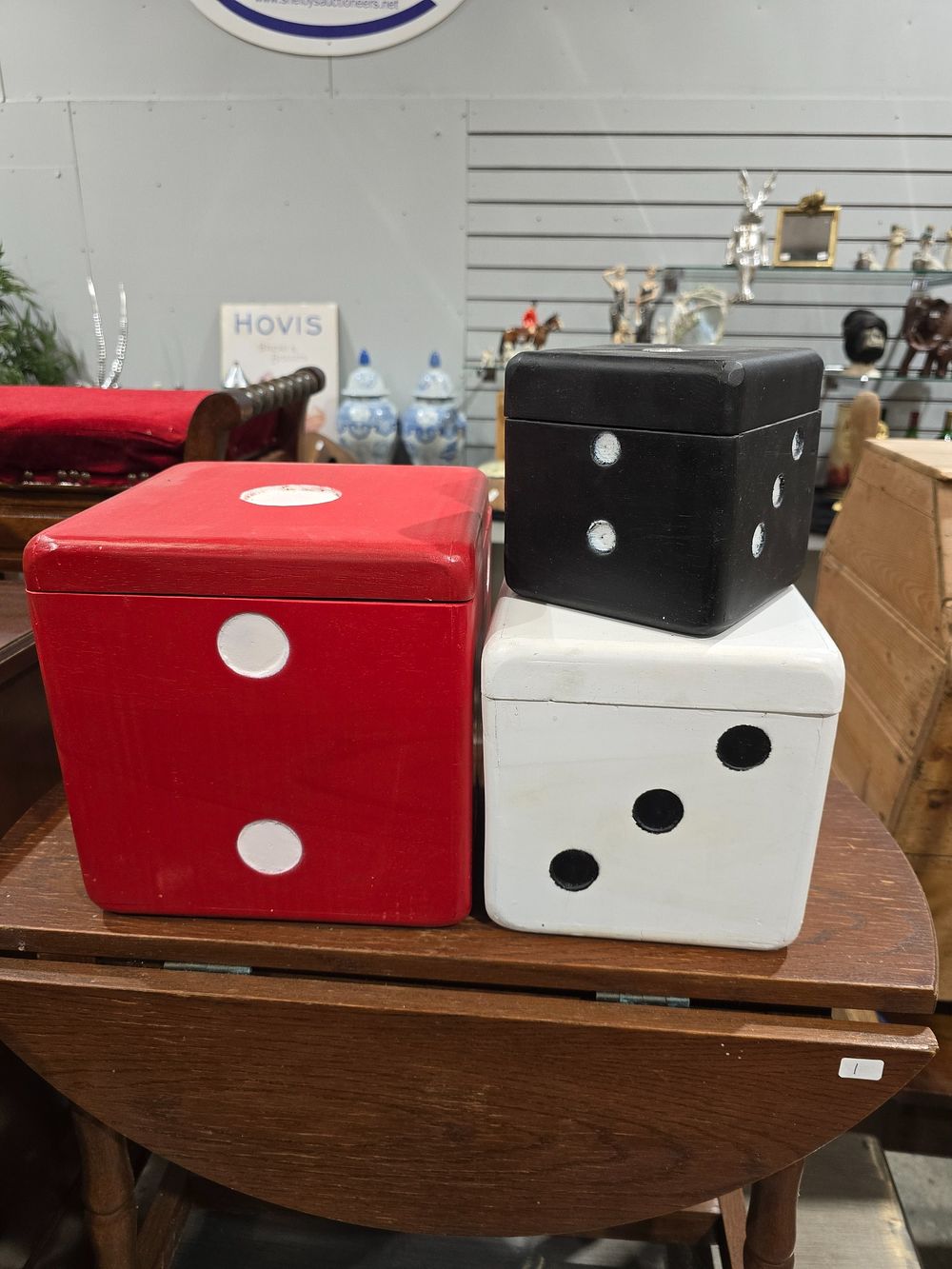 Lot 133: 1 X SET OF WOODEN DICE STORAGE BOXES