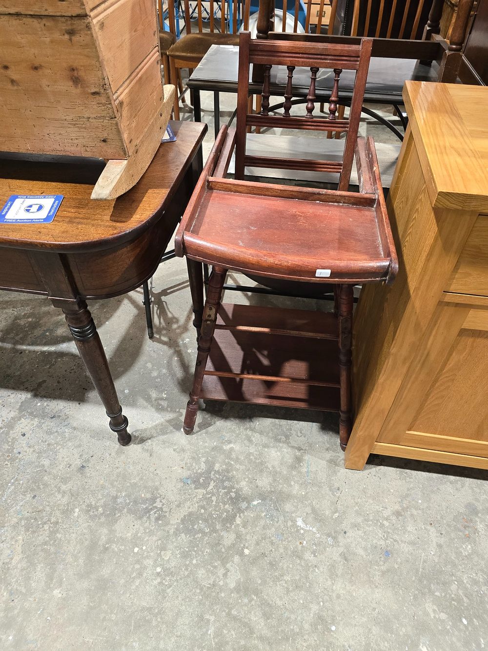 Lot 144: 1 X CHILDS HIGH CHAIR FOLDING TO CHAIR