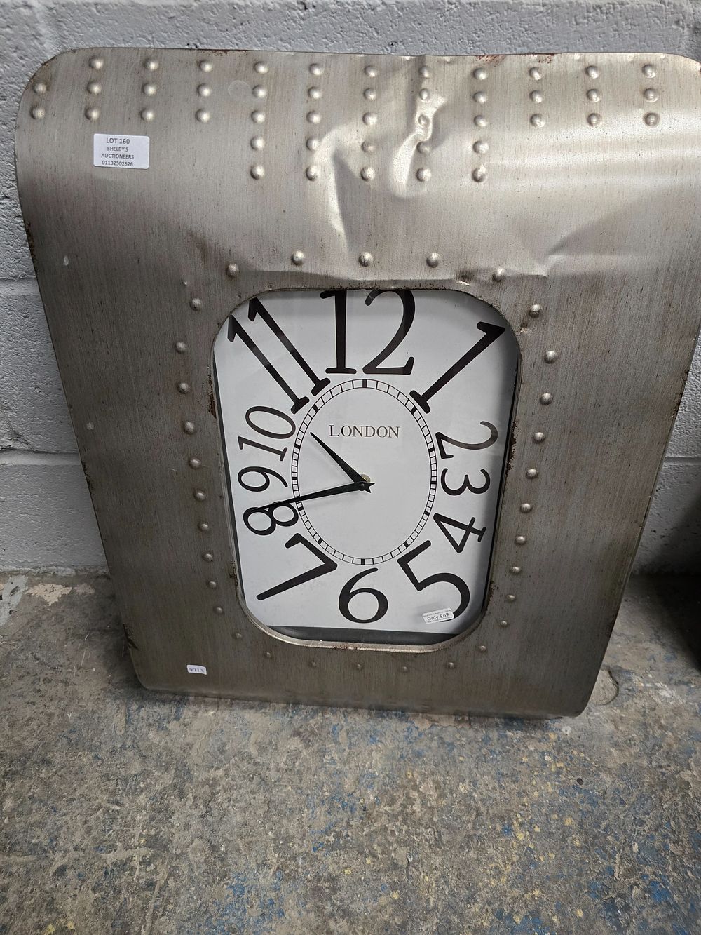 Lot 160: 1 X INDUSTRAIL STYLE AVIATION WALL CLOCK