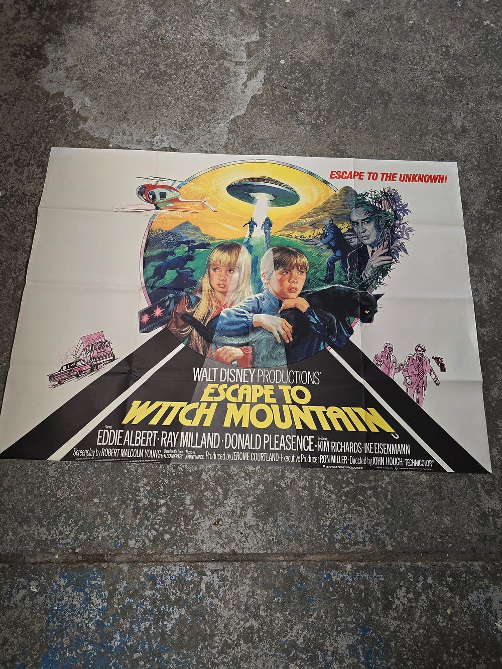 Lot 187: 1 X WALT DISNEY ESCAPE TO WITCH MOUNTAIN...