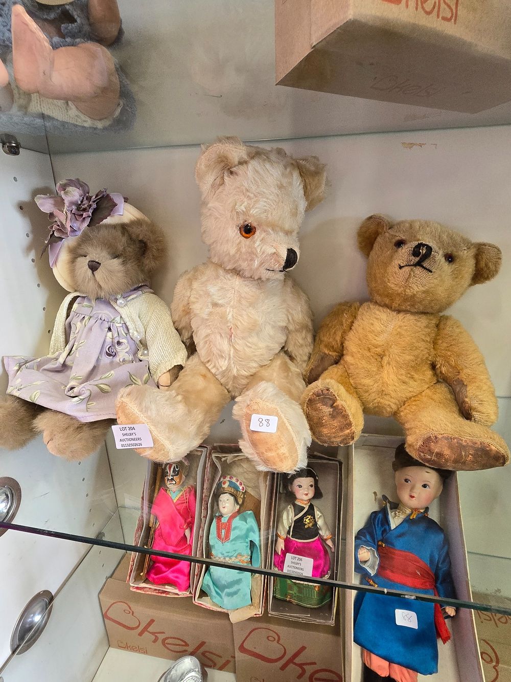Lot 204: 3 X VARIOUS AGE PLUSH TEDDY BEARS