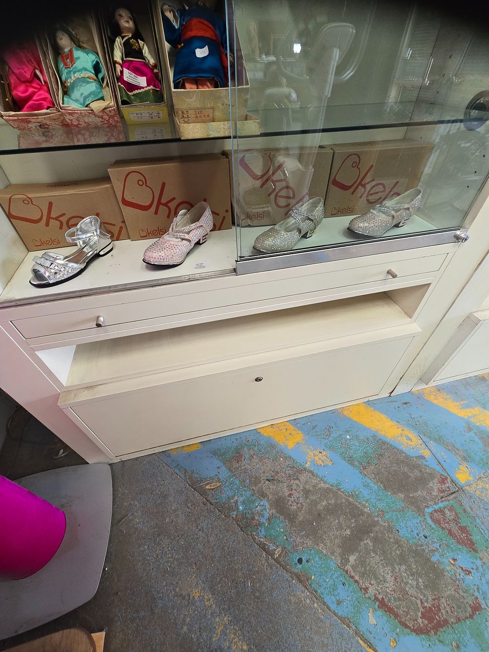 Lot 207: 4 X PAIRS OF GIRLS NEW IN BOX...