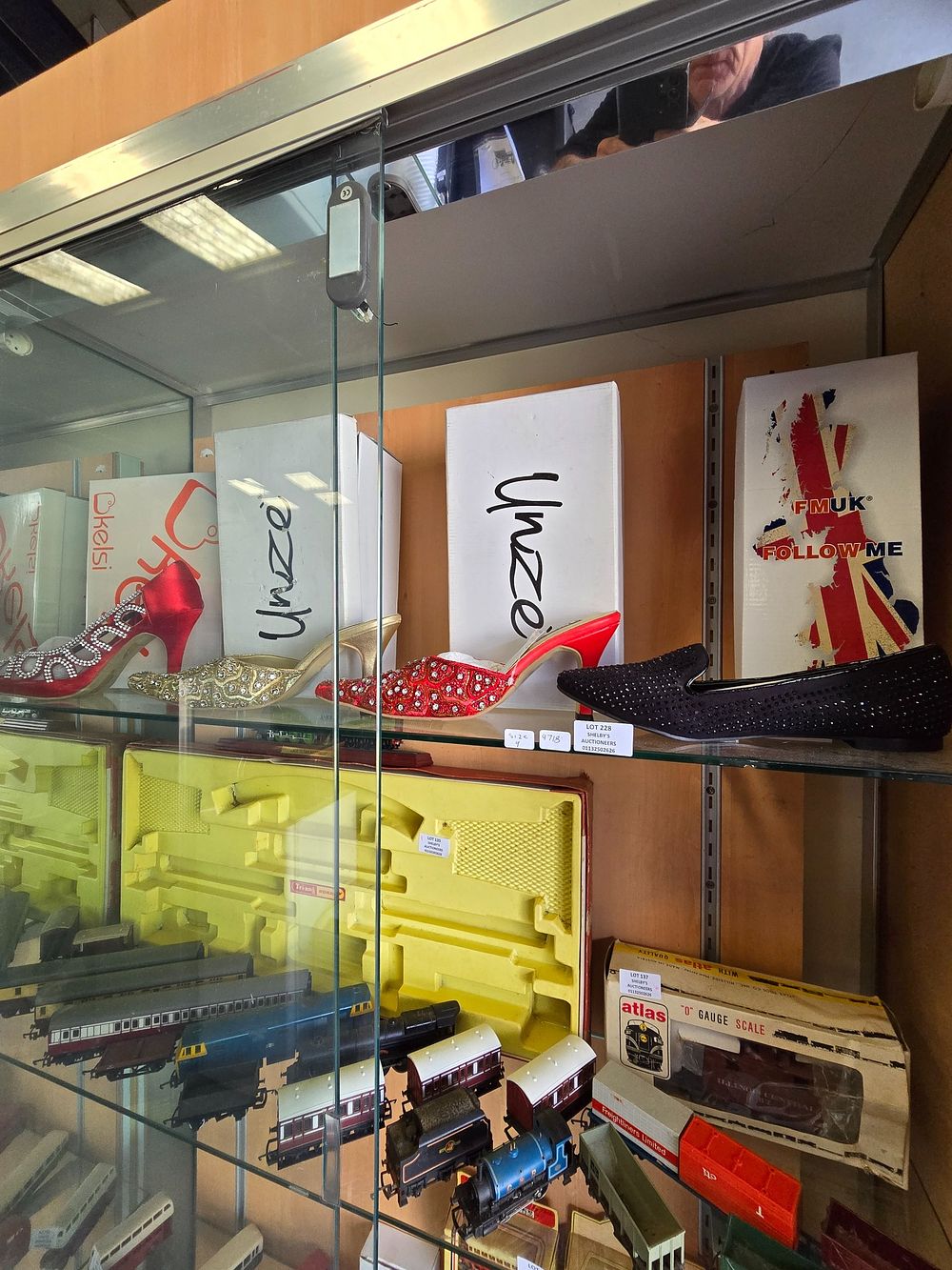 Lot 228: 4 X VARIOUS PAIRS OF LADIES NEW IN...