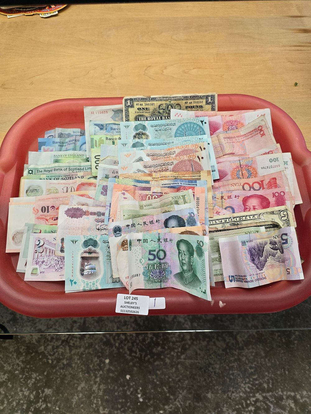 Lot 245: 1 X TRAY CONTAINING VARIOUS BRITISH AND FOREIGN...