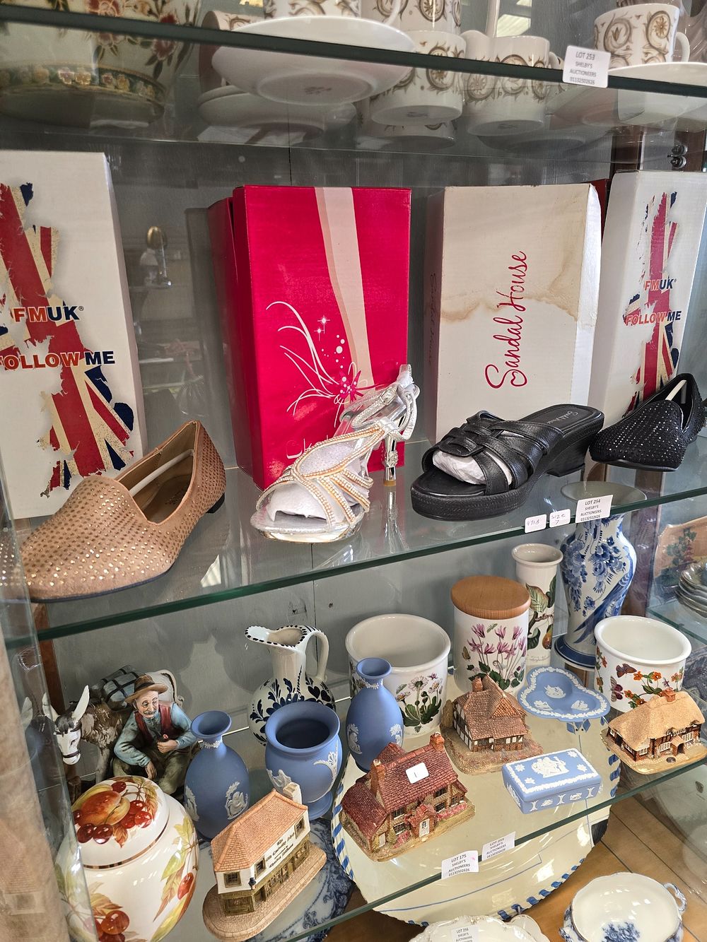 Lot 254: 4 X VARIOUS PAIRS OF LADIES NEW IN...