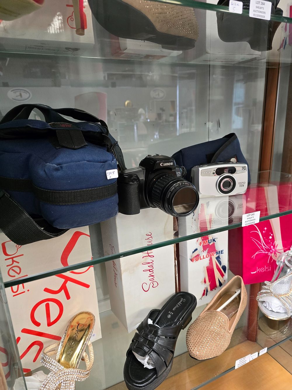 Lot 265: 1 X CANNON CAMERA WITH PENTAX CAMERA