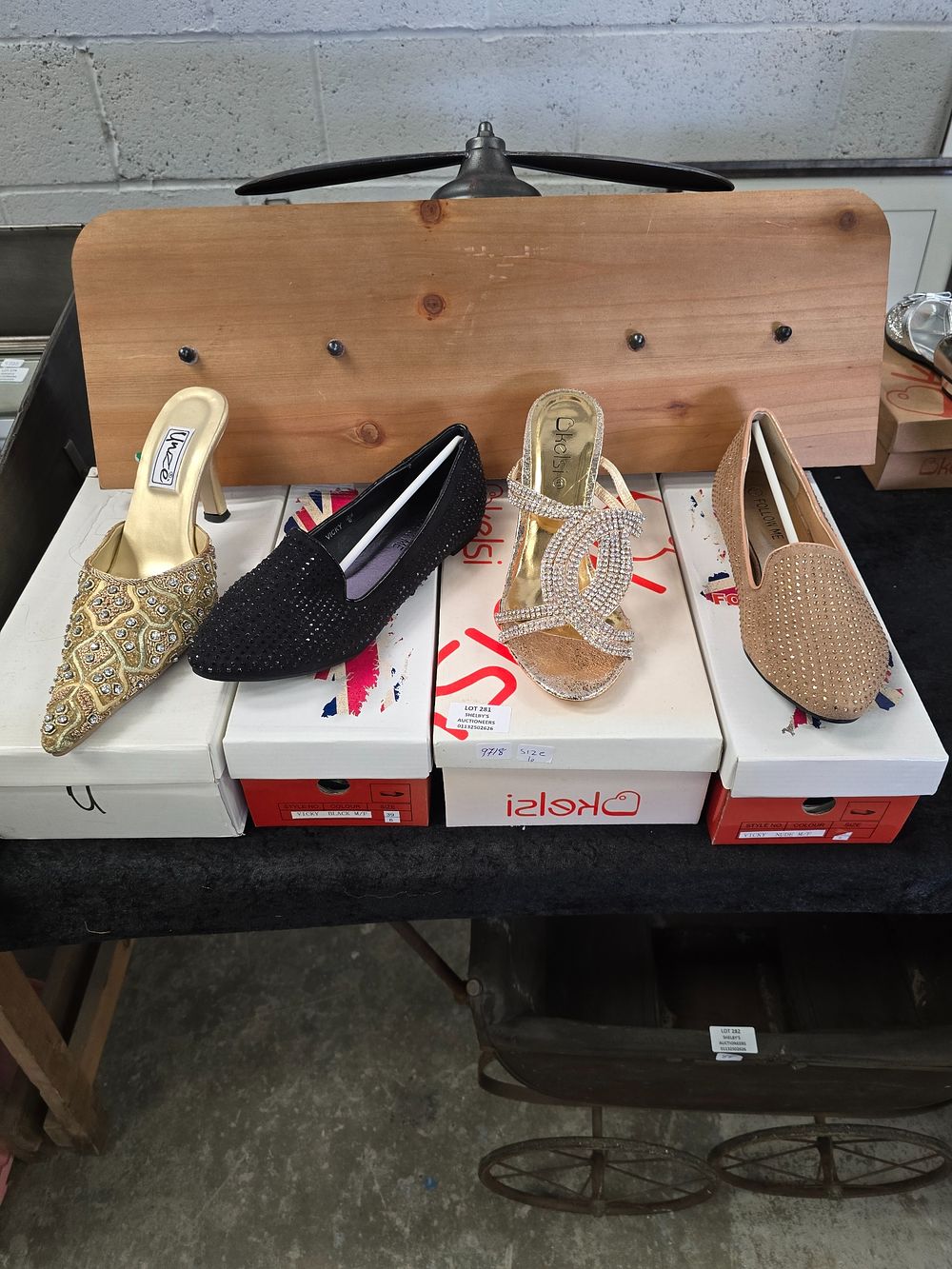 Lot 281: 4 X VARIOUS PAIRS OF LADIES NEW IN...