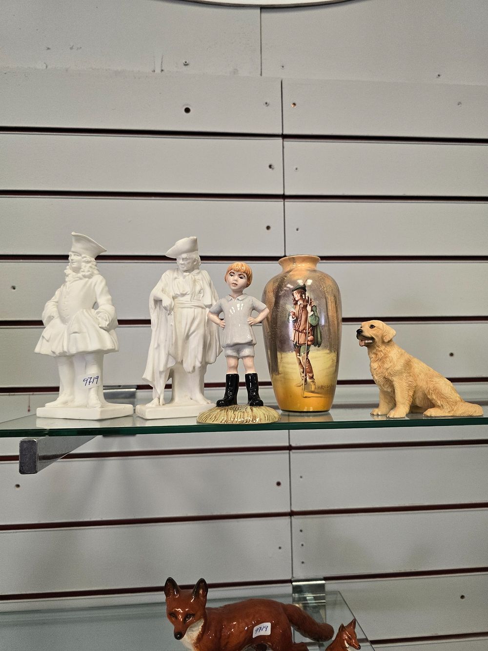 Lot 300: SELECTION OF POTTERY WARE ITEMS INCLUDING ROYAL DOULTON...