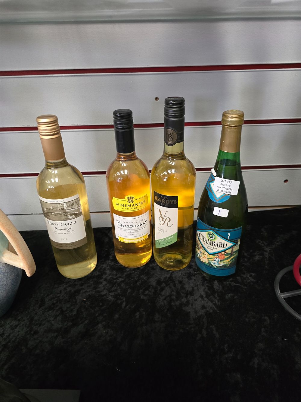 Lot 327: 4 X VARIOUS BOTTLES OF WHITE WINE