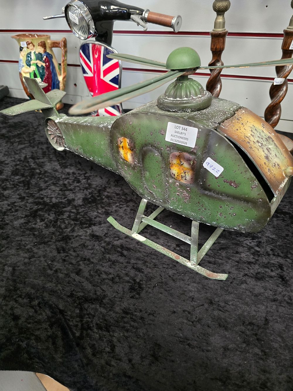 Lot 344: 1 X VINTAGE STYLE HELICOPTER TIN