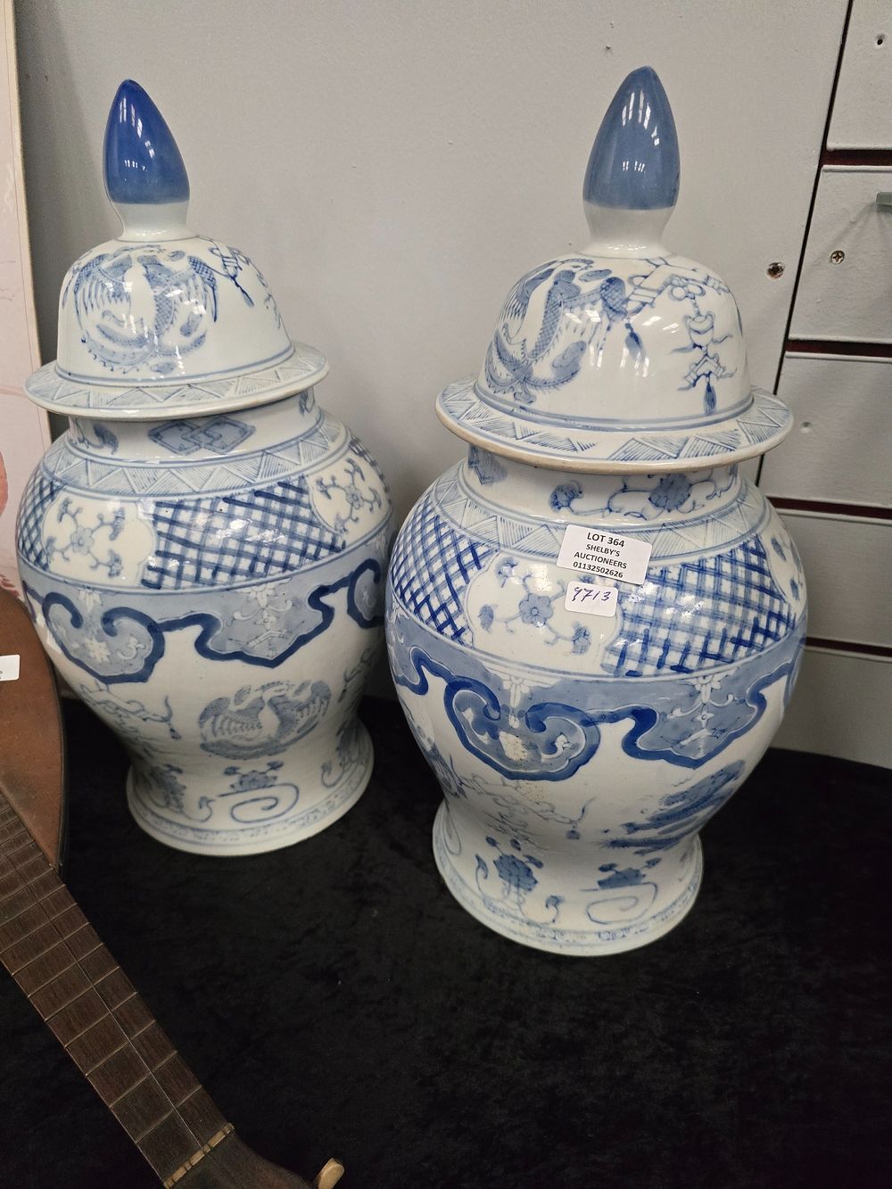 Lot 364: 1 X PAIR OF ORIENTAL STYLE POTTERY VASES