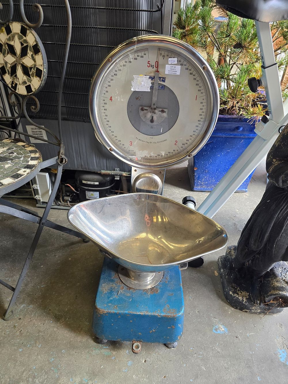 Lot 22: 1 X VINTAGE TRENT LARGE SCALES