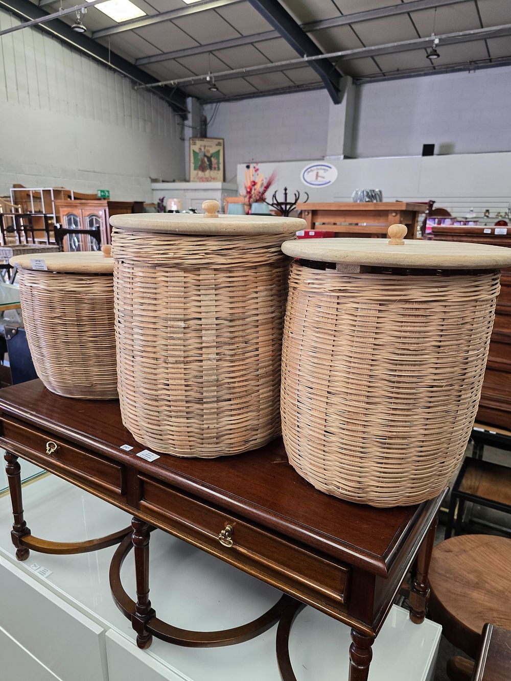 Lot 39: 1 X SET OF 3 NEW RAFIA WOVEN...