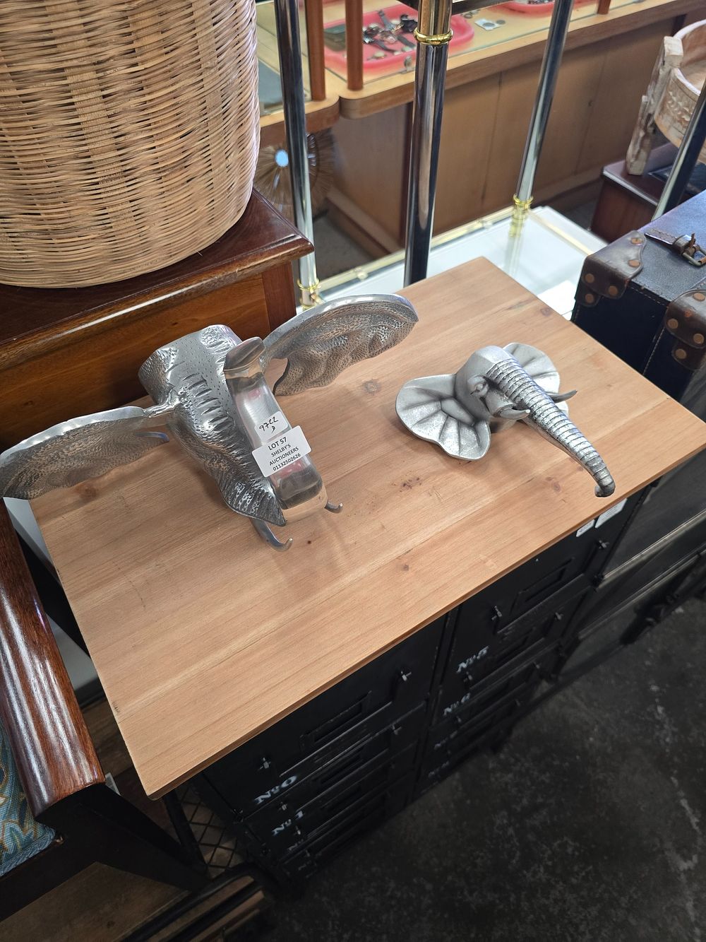 Lot 57: 2 X SMALL METAL ELEPHANT WALL HANGINGS NEW...