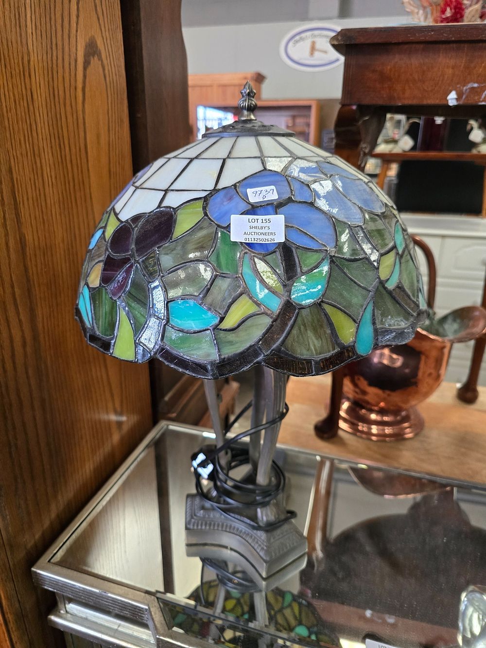Lot 155: 1 X LARGE TIFFANY STYLE LAMP