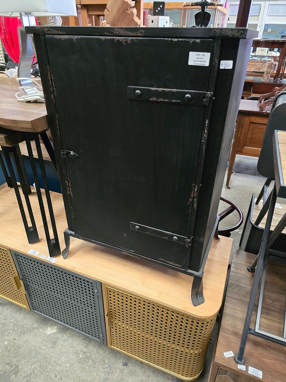 Lot 170: 1X INDUSTRIAL STYLE METAL CABINET NO SHELVES