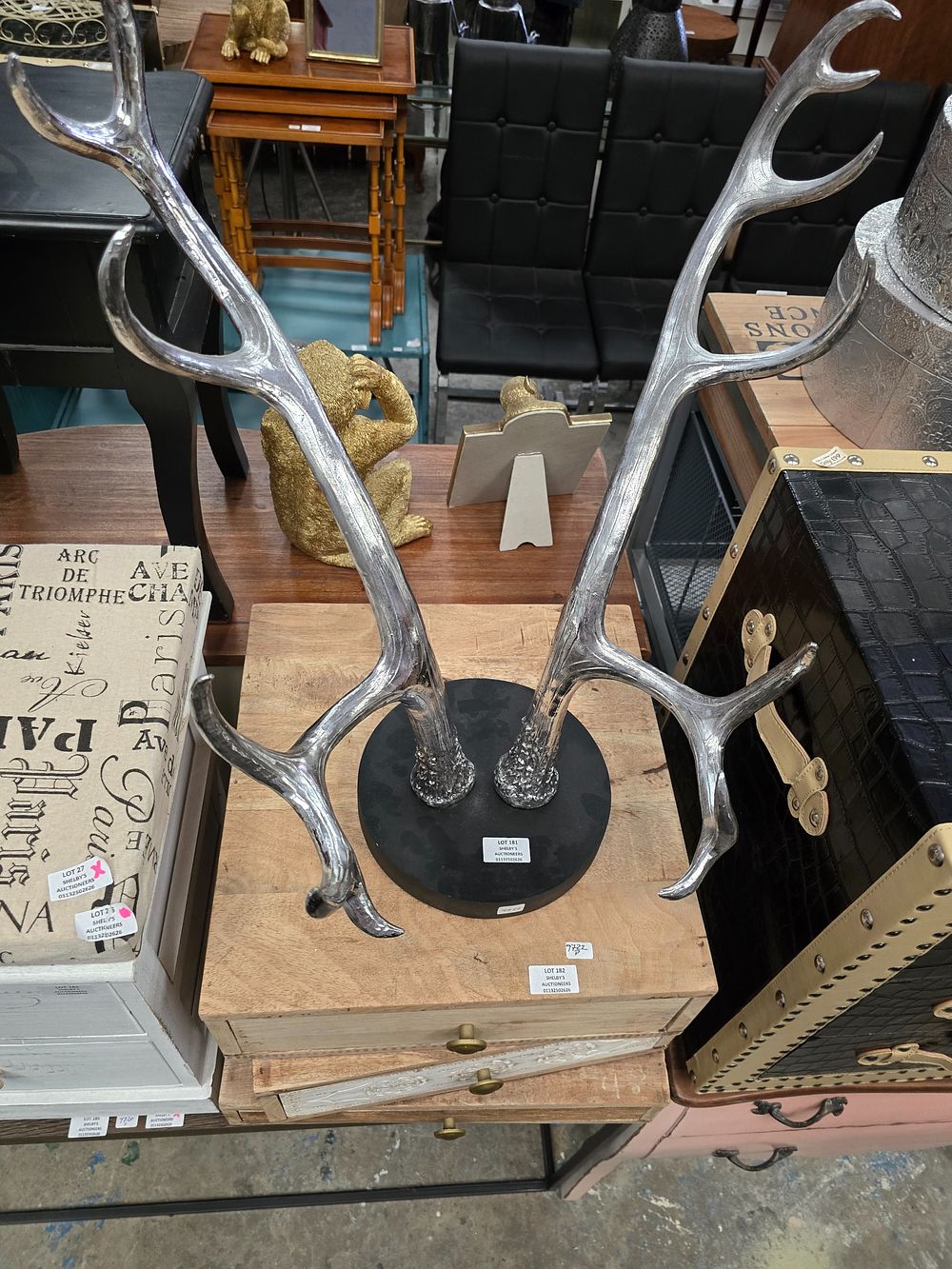 Lot 181: 1 X PLASTIC SET OF MOUNTED ANTLERS TROPHY...
