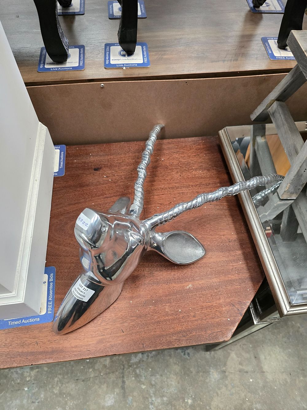 Lot 217: 1 X NEW ALUMINIUM GAZEL HEAD FIGURE