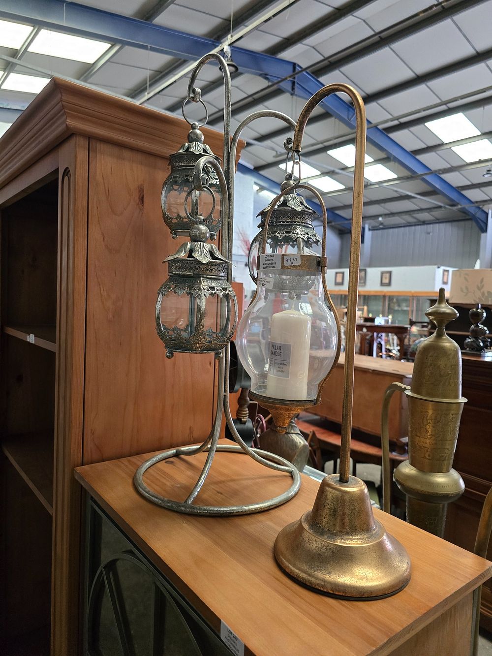 Lot 246: 1 X NEW METAL LATTERN ON STAND WITH...