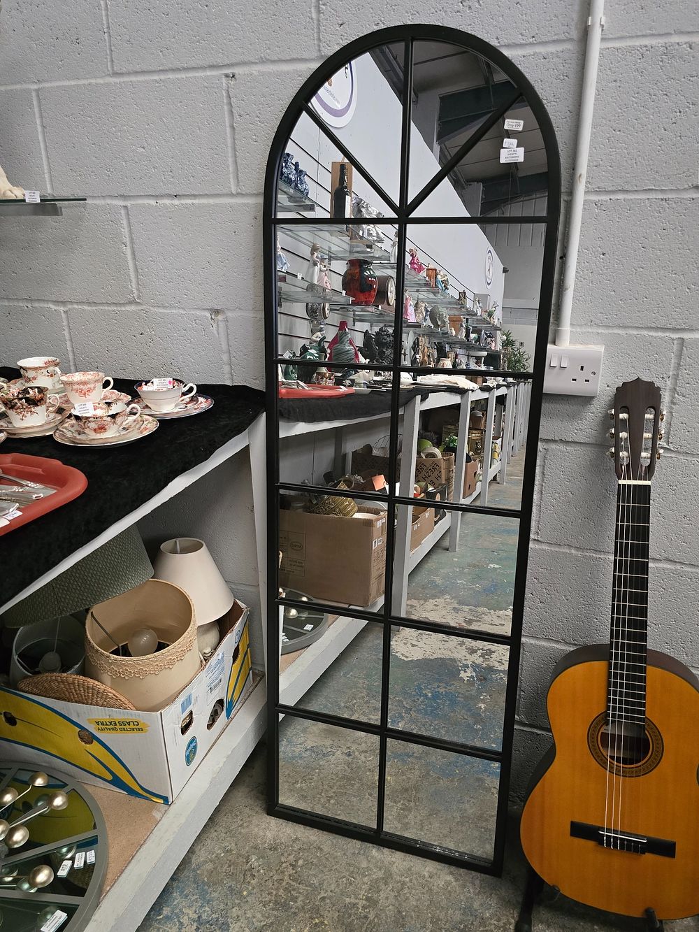 Lot 302: 1 X LARGE ARCH STYLE WALL MIRROR NEW...