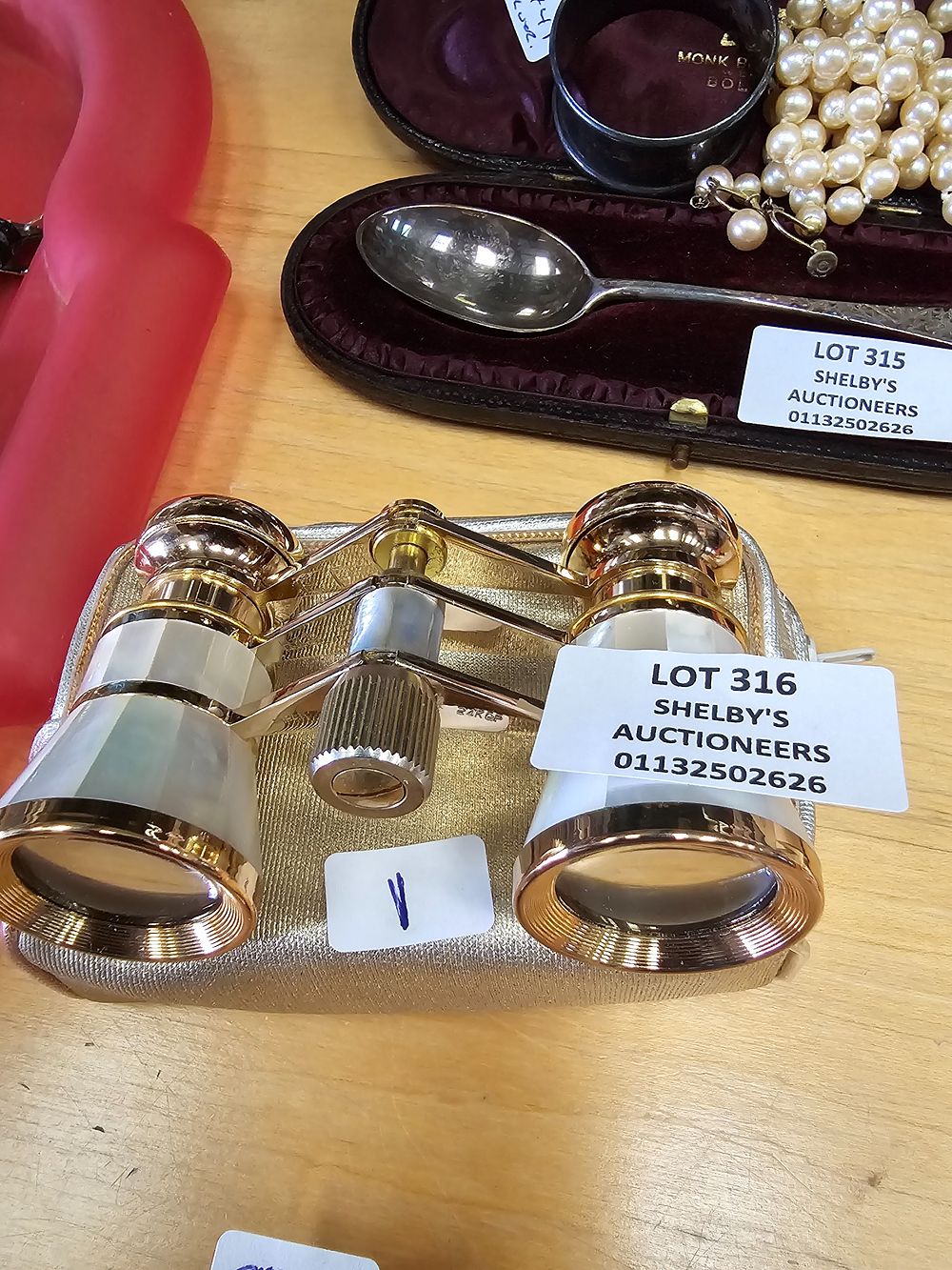 Lot 316: 1 X PAIR OF JAPANESE MOTHER OF PEARL...