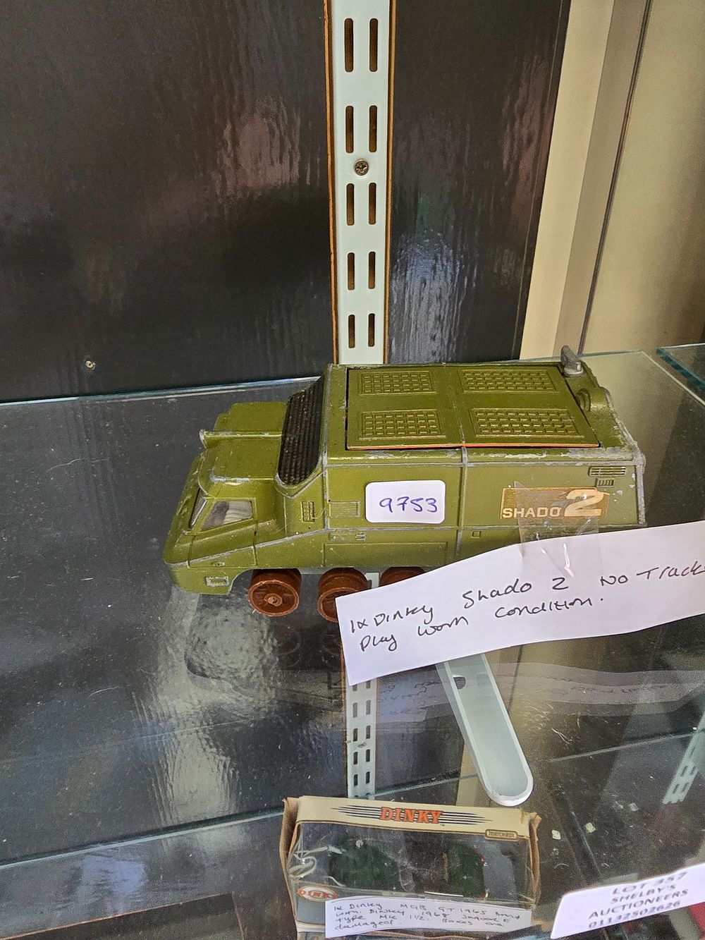 Lot 357: 1 X DINKY SHADO 2 NO TRACKS AND...