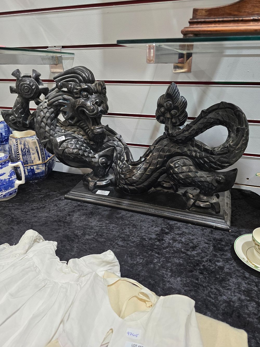 Lot 459: 1 X LARGE DRAGON HEAVY METAL FIGURINE ON...