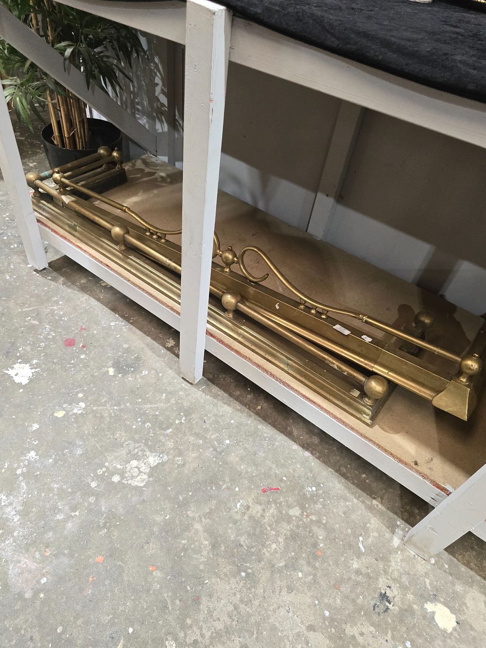 Lot 485: 2 X LARGE BRASS FIRE FENDERS