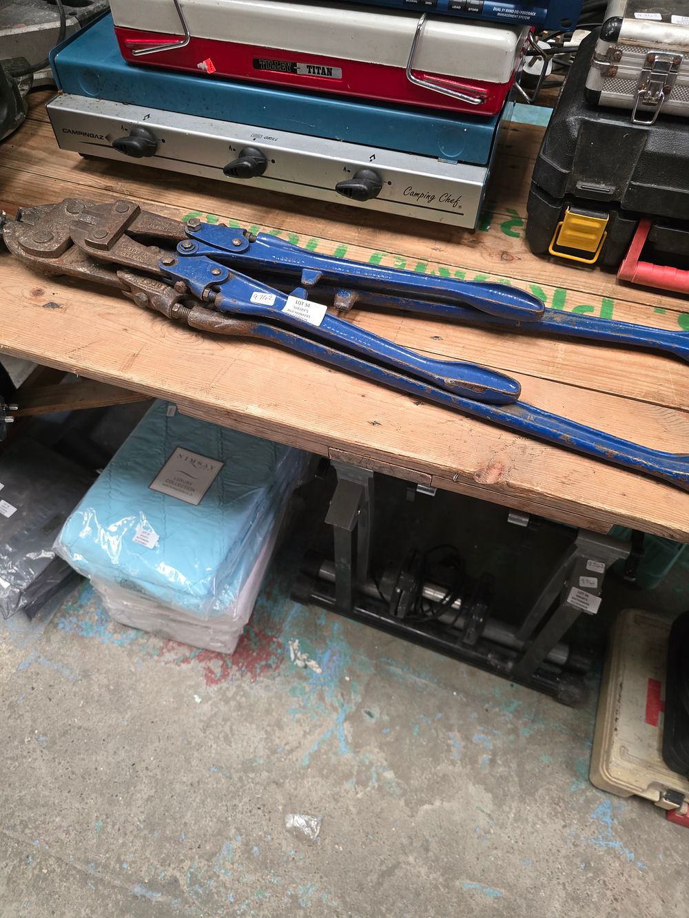 Lot 34: 2 X PAIRS OF RECORD BOLT CROPPERS