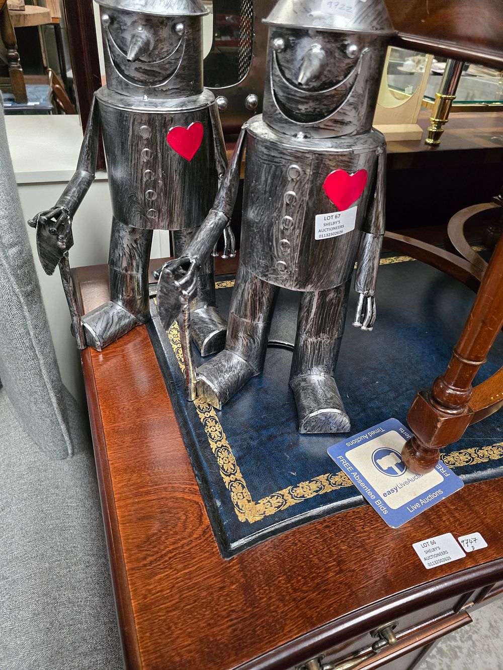 Lot 67: 2 X METAL TIN MAN FIGURES WITH RRP...