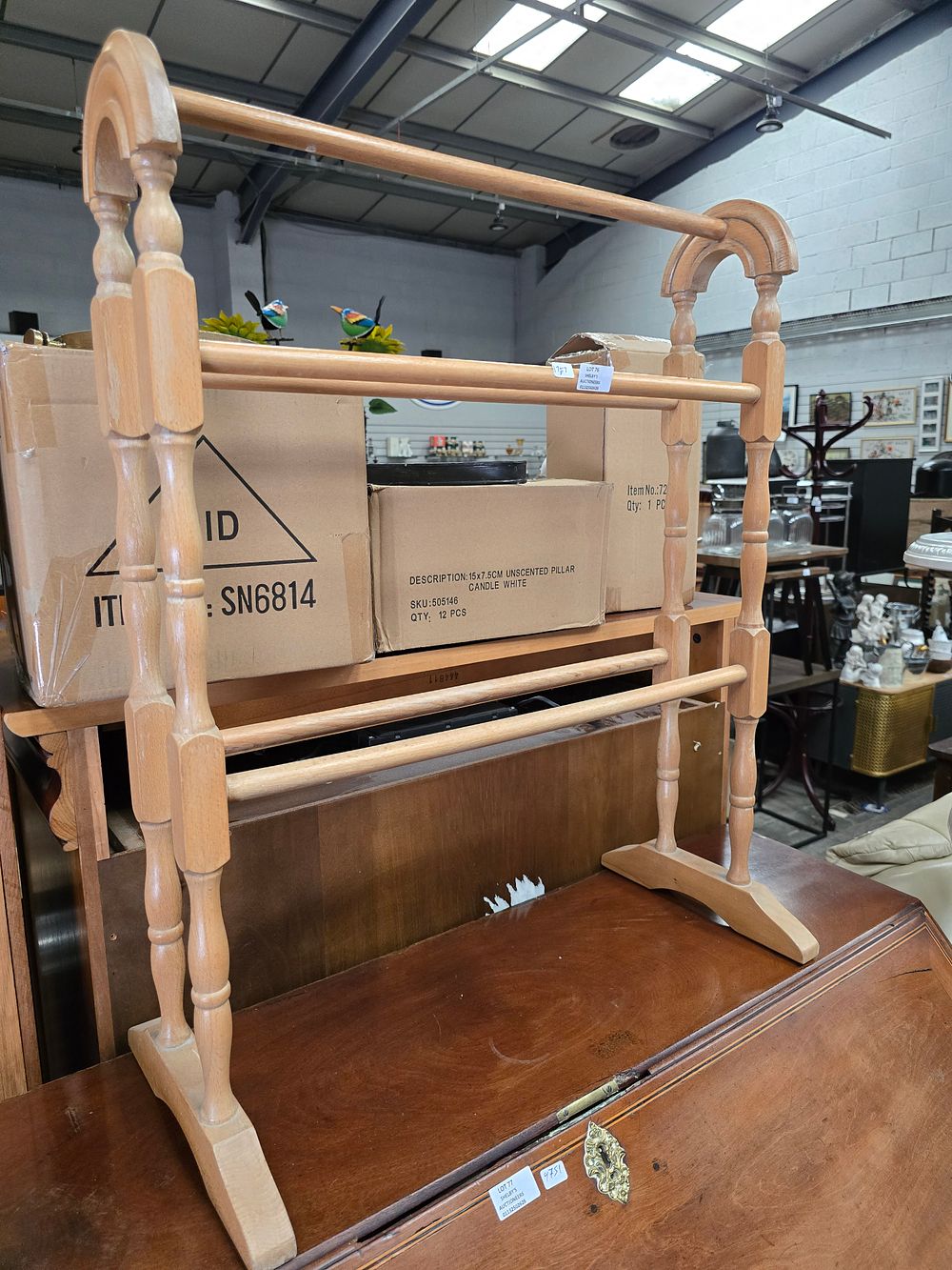Lot 76: 1 X BEECH TOWEL RAIL