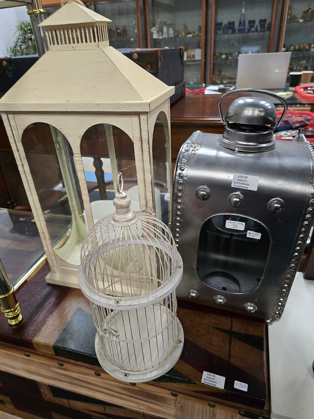 Lot 97: SELECTION OF VARIOUS NEW OUT DOOR CANDLE HOLDERS