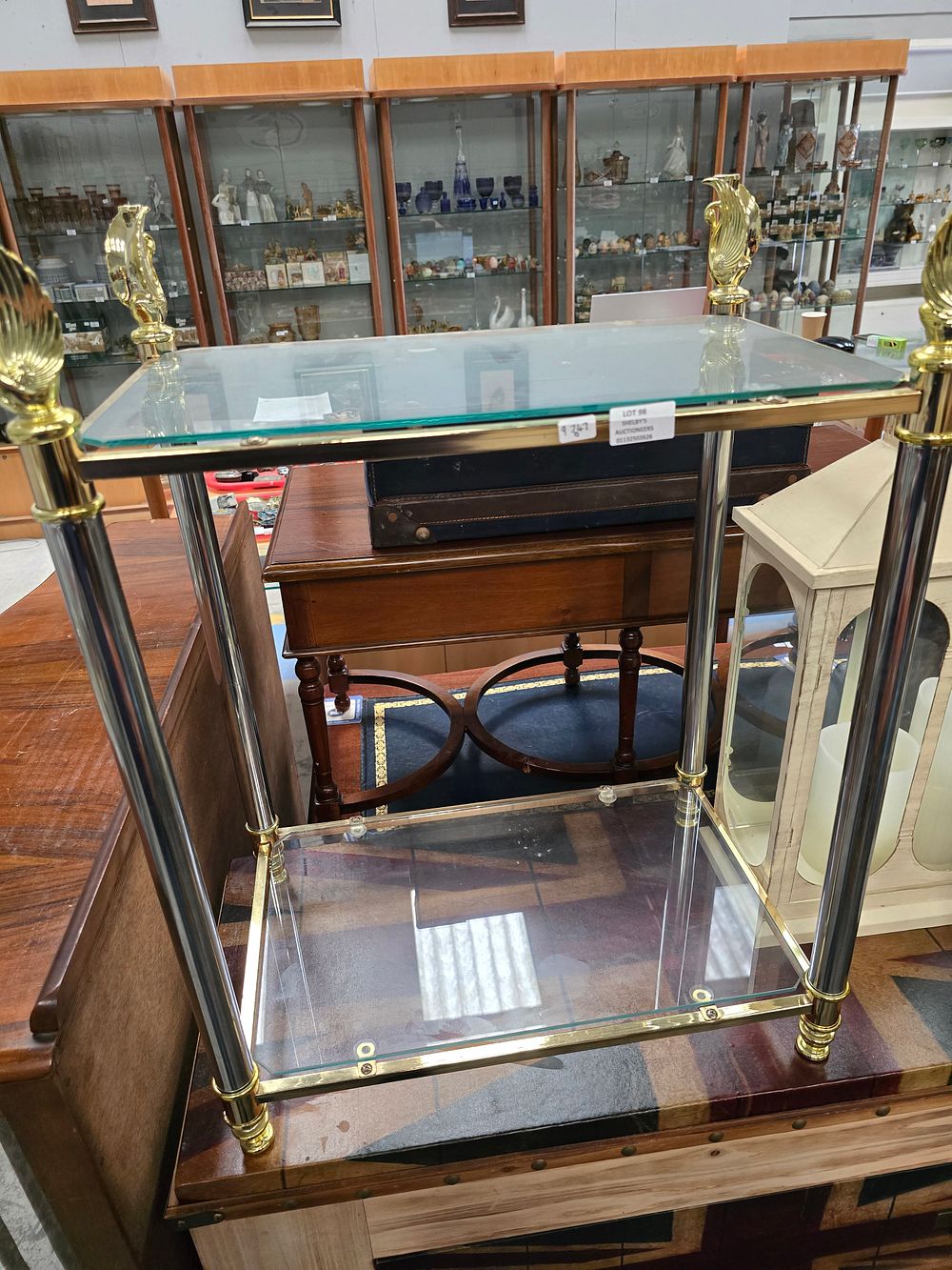 Lot 98: 1 X METAL AND GLASS SWAN DESIGN SIDE...