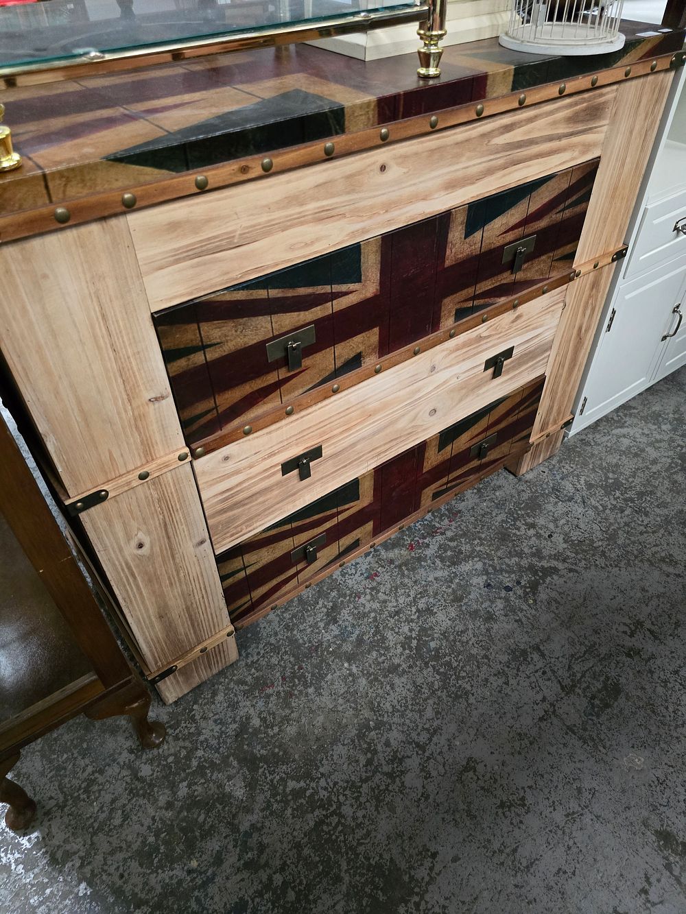 Lot 99: 1 X LARGE UNION JACK DESIGN 3 DRAWER...
