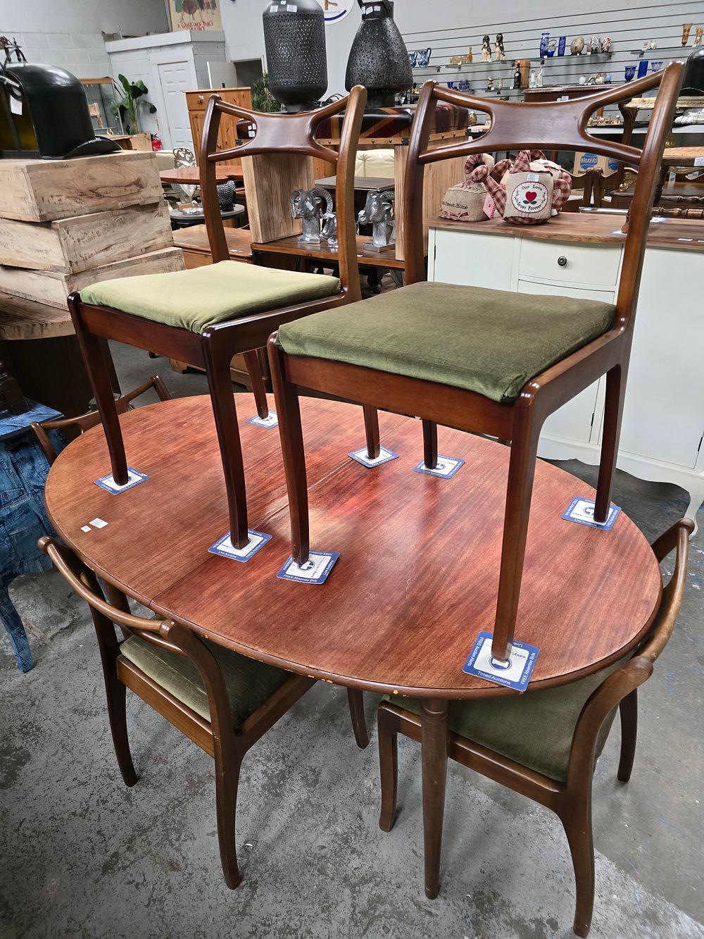 Lot 100: SET OF 6 DANISH TEAK MID CENTURY DINING...