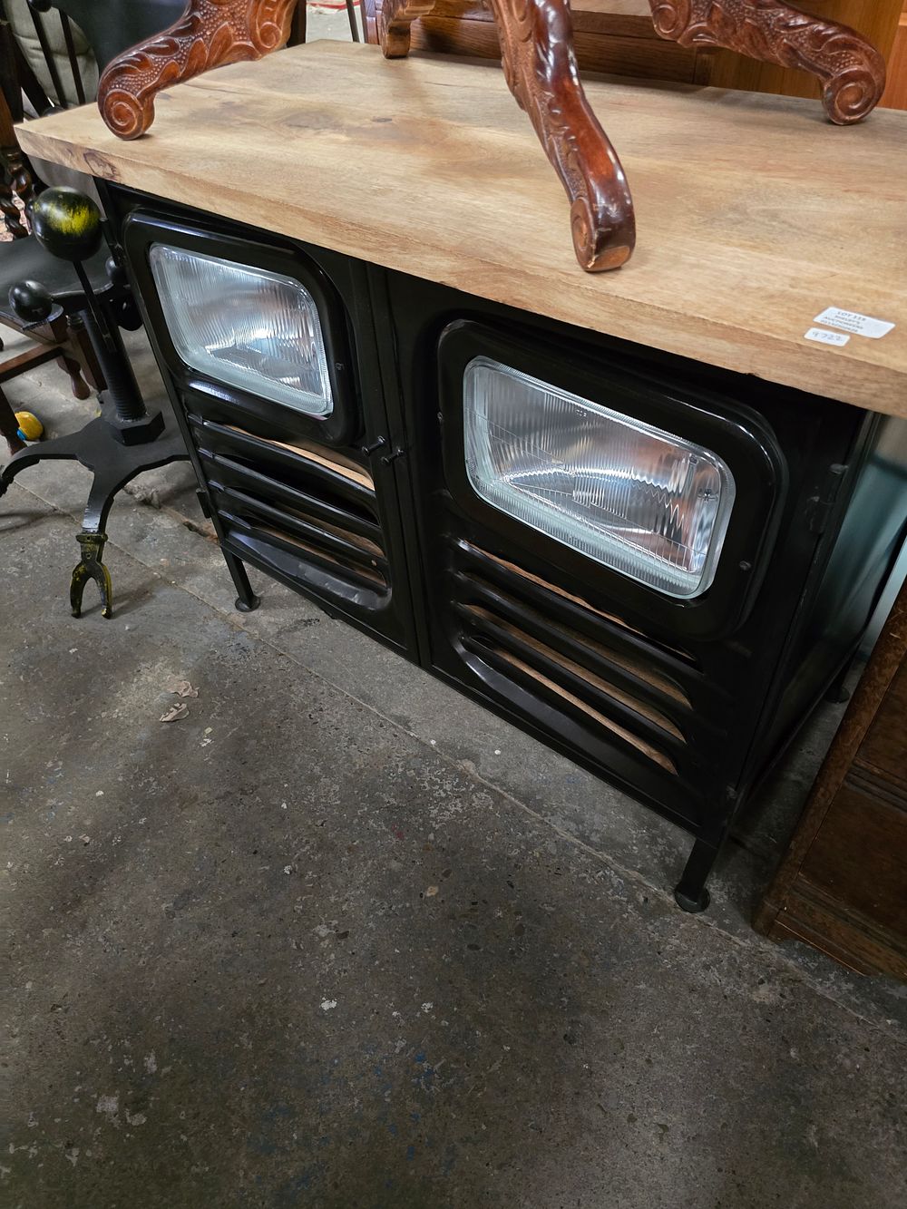 Lot 115: 1 X TRUCK FRONT SIDE BOARD UNIT