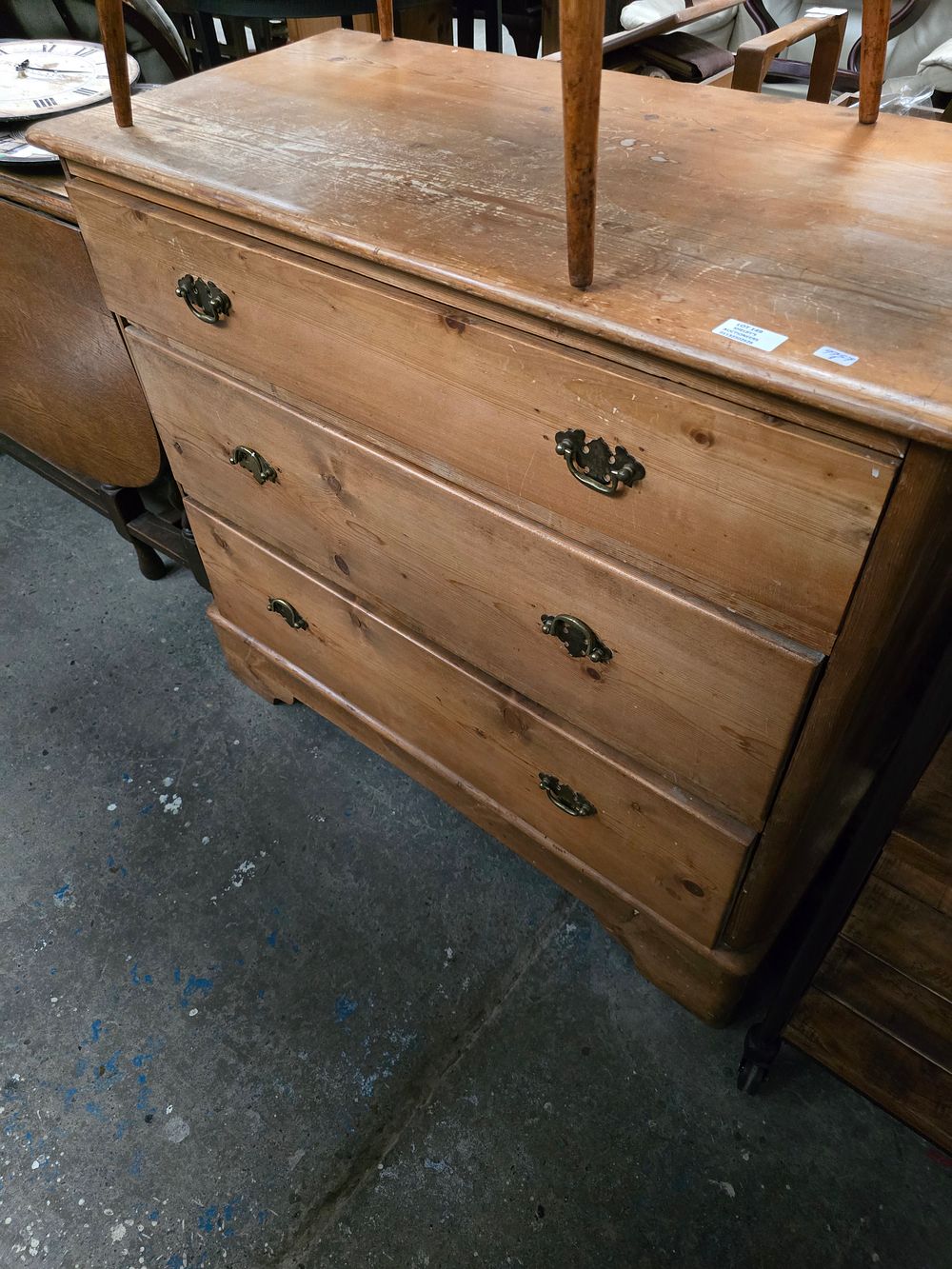 Lot 149: 1 X PINE 3 DRAWER CHEST OF DRAWERS