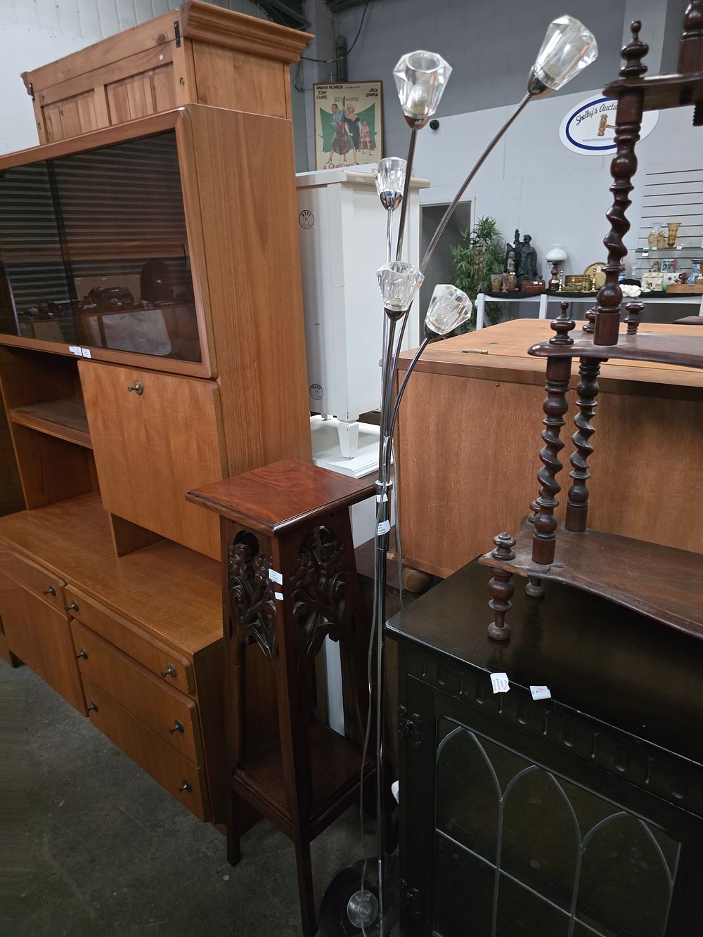 Lot 154: 1 X METAL 5 LIGHT STANDARD LAMP GLASS...