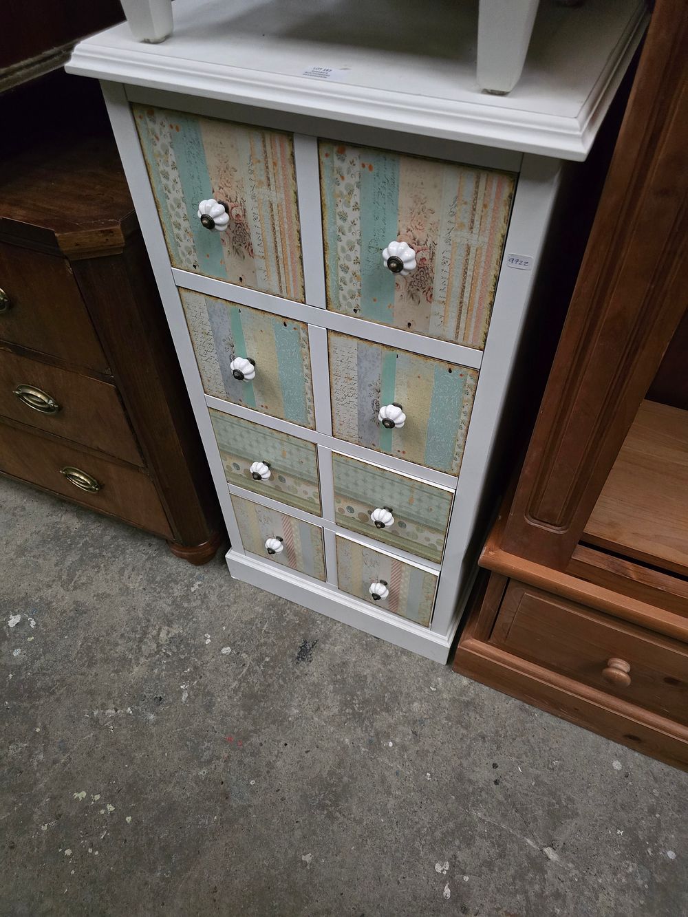Lot 162: 1 X NEW SMALL WHITE 8 DRAWER CHEST...