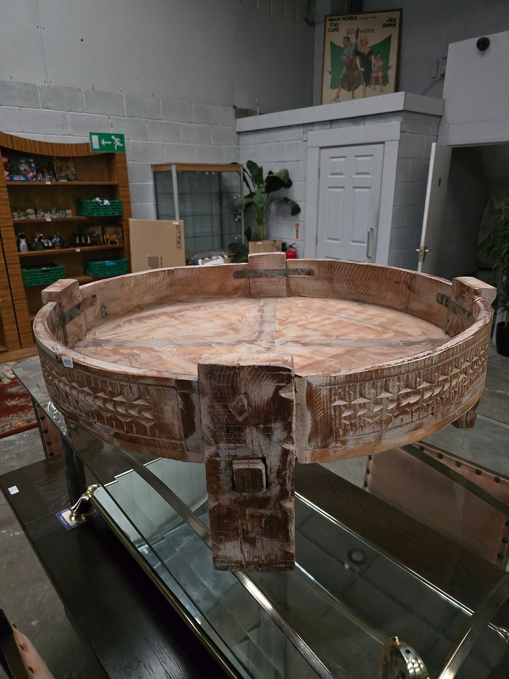 Lot 183: 1 X VERY SHORT LEG RUSTIC STYLE OUT...