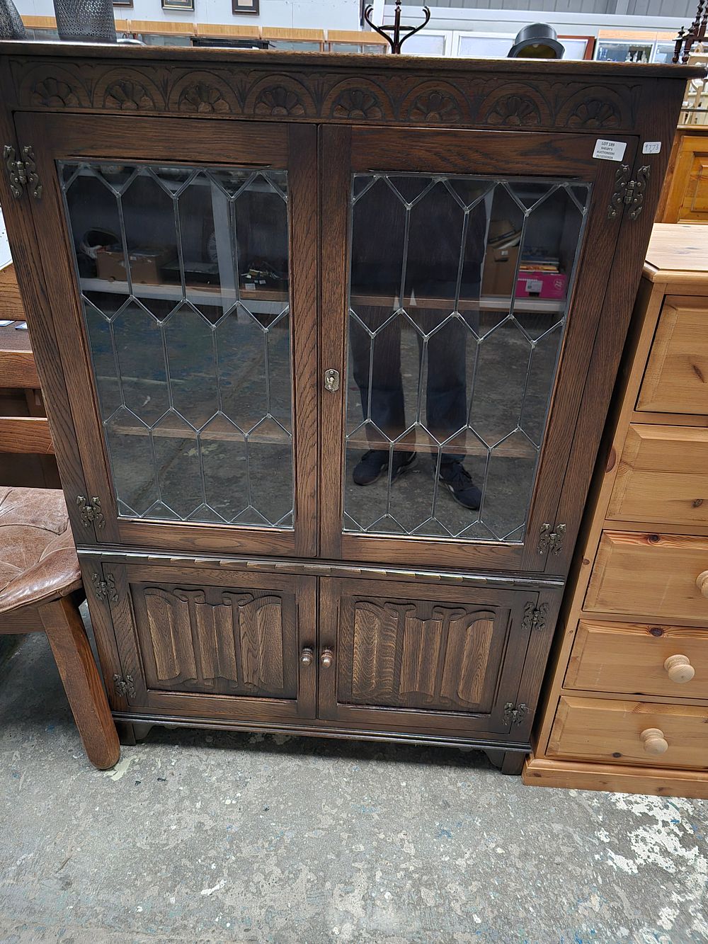 Lot 189: 1 X OAK OLD CHARM STYLE BOOKCASE