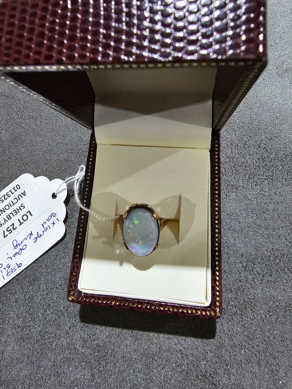 Lot 257: 1 X OPEL DOUBLET RING SET IN CT...