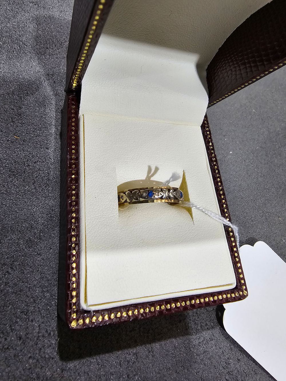 Lot 261: 1 X 9CT GOLD AND SAPHIRE SET ETERNITY...