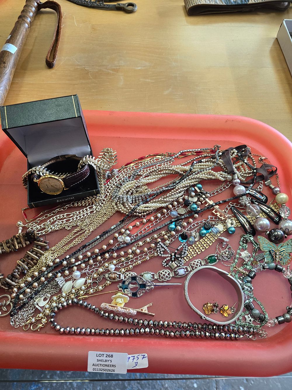 Lot 268: 1 X TRAY CONTAINING COSTUME JEWELLERY WITH ACCURIST...